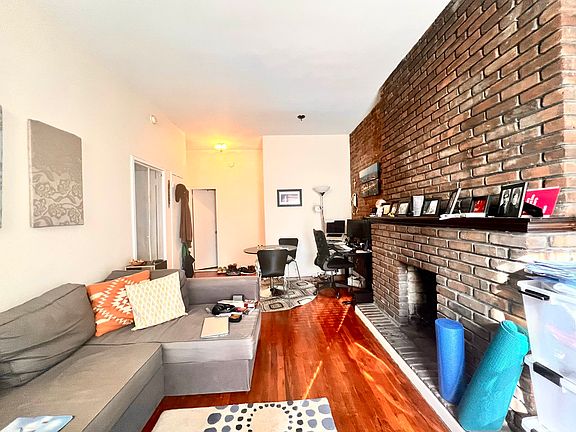 4th image of 126 W 71st St APT 5B