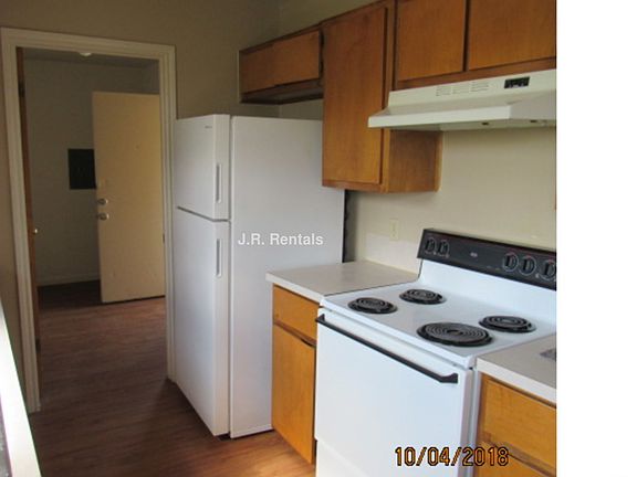 4th image of 1012 Couples St