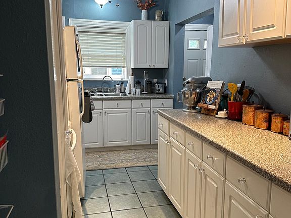 5th image of 6322 Belmont Ave