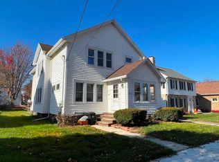 1016 N 13th St, Manitowoc, WI 54220