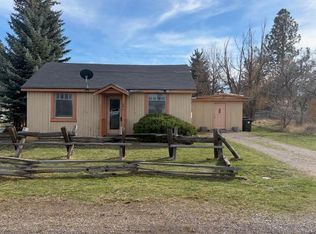 243 W Adams Ave, Sisters, OR 97759