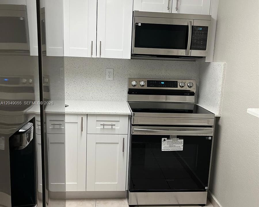 1st image of 666 W 81st St #318