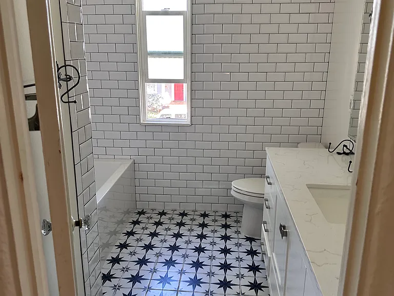279 Bennett Ave — Photo 16