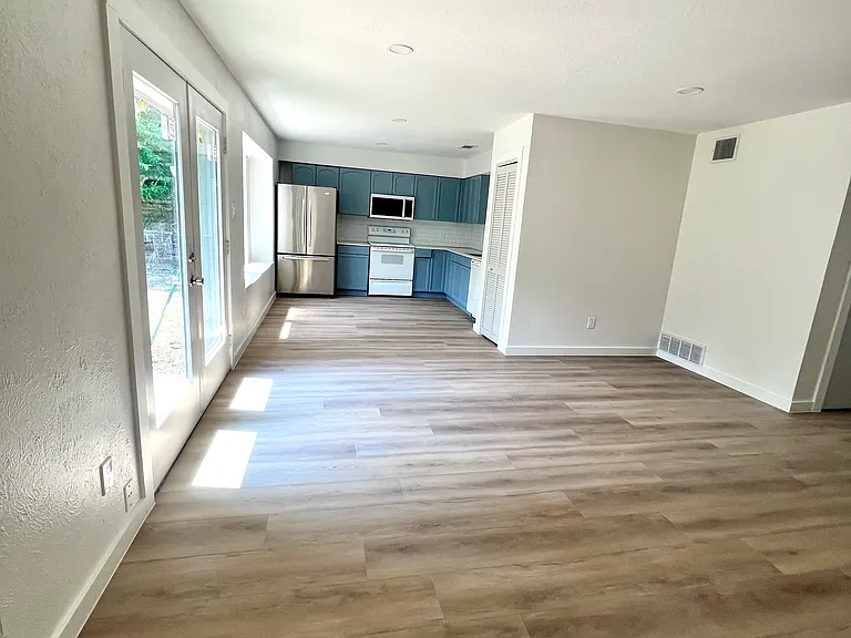 813 Panay Way Dr — Photo 2