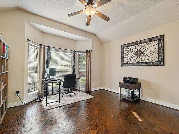 3rd image of 2214 Brougham Pl