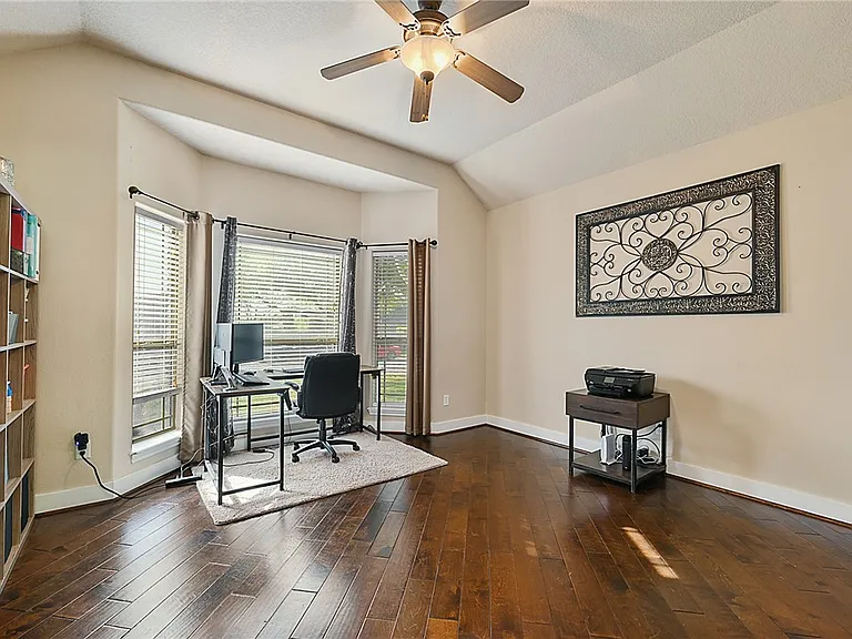 2214 Brougham Pl — Photo 3