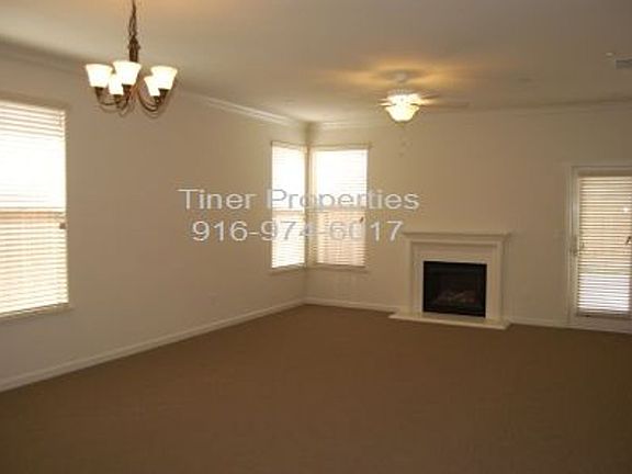 3rd image of 1749 Adrienne Dr