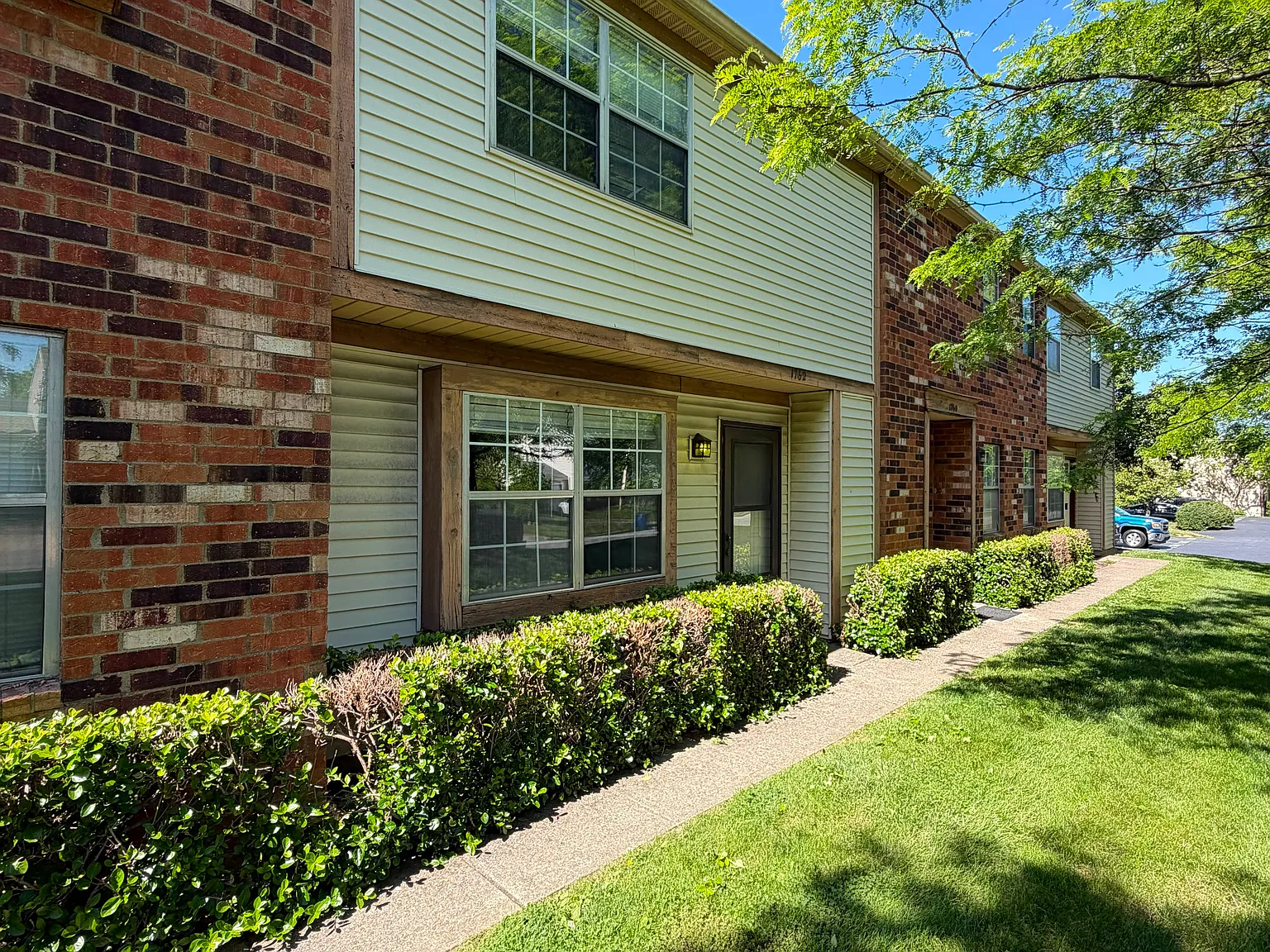 2 bed, $1,499 — Photo 1