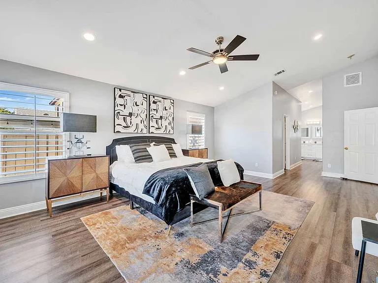 421 Minaret St — Photo 35