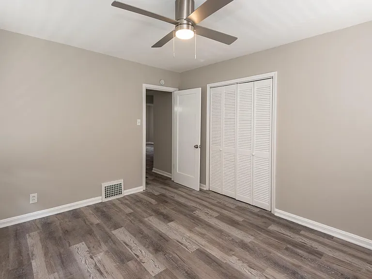 10116 Saint Katherine Ln — Photo 17