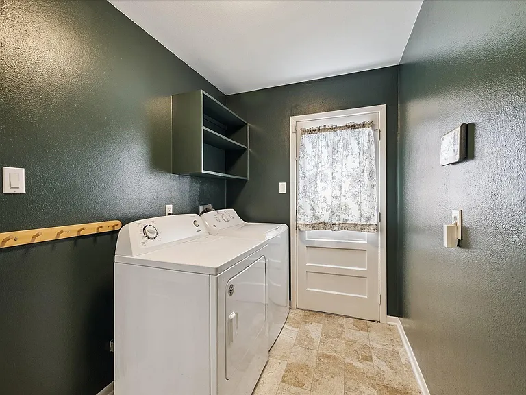 9777 Larston St — Photo 11