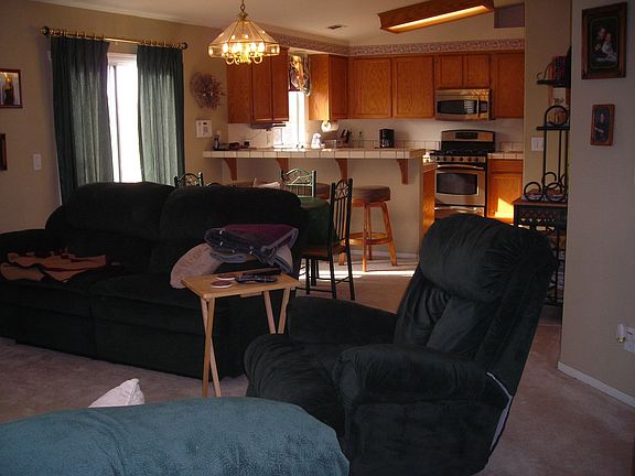 3rd image of 318 Oriole Ln