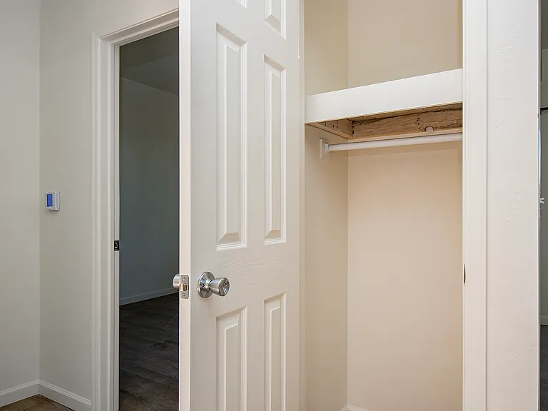 263 W Glenn St — Photo 12