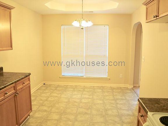 5th image of 460 Camden Cove Cir