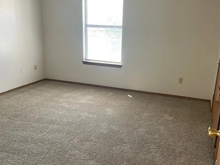 Ridge Hill Apartments — Photo 48