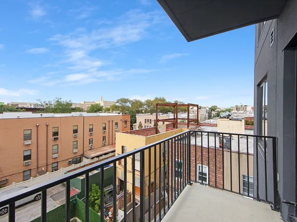 1671 Summerfield St #3F, Ridgewood, NY 11385