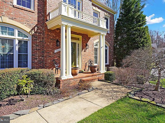 5th image of 7366 Hunters Oak Ct