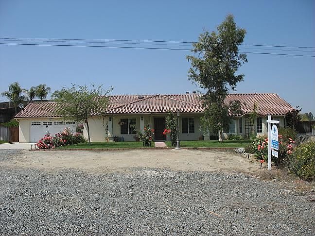 Situated on an Acre!!