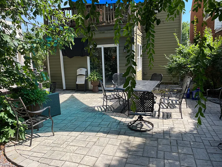 614 China St — Photo 8