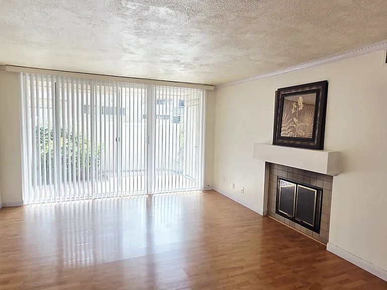 7 Carriage Way — Photo 5