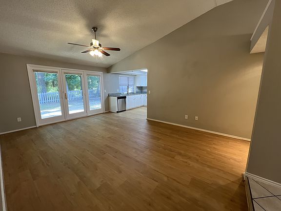 2nd image of 5218 Hollow Bend Ln