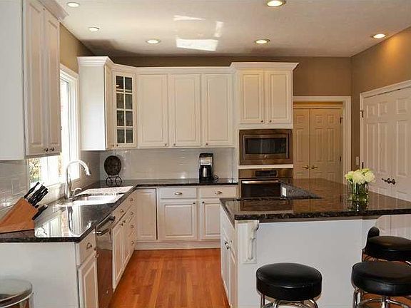 4th image of 6439 Calais Dr