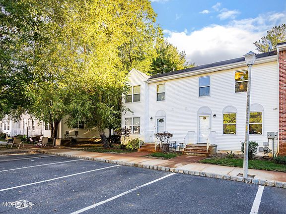 4th image of 55 Waterview Drive #1000