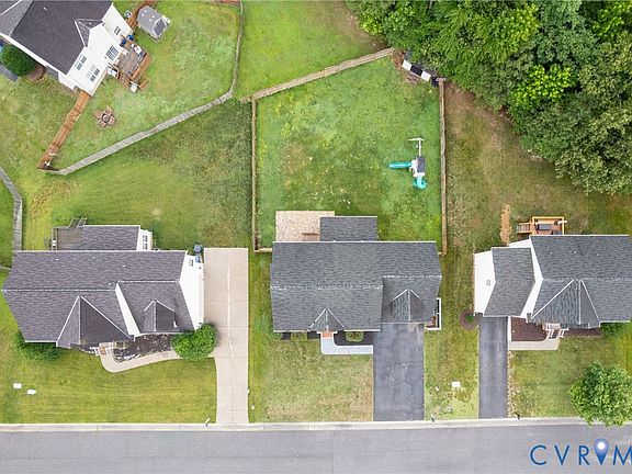 3rd image of 5812 Kings Grove Dr