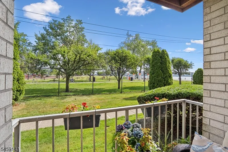 1 bed, 1.5 bath, $2,600 — Photo 2