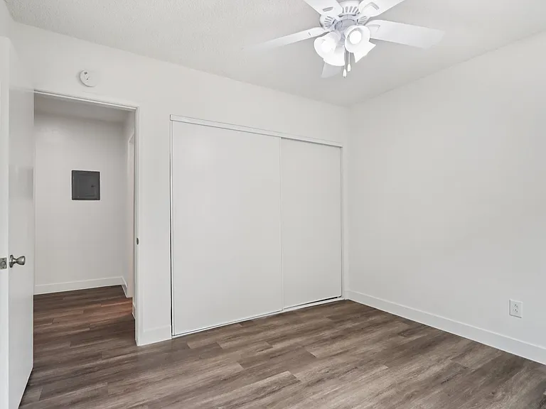 1130 Marine Avenue — Photo 17