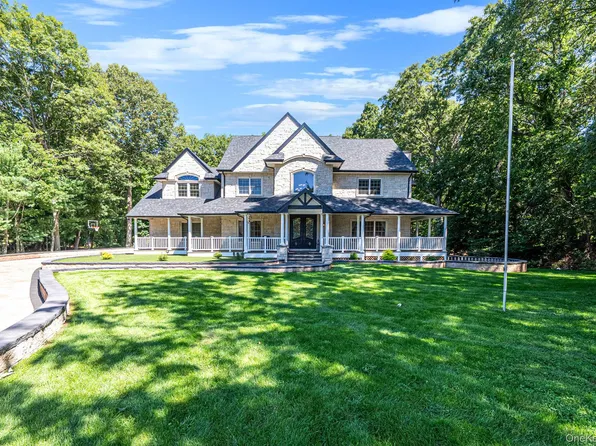 3 Dionne Court, Northport, NY 11768