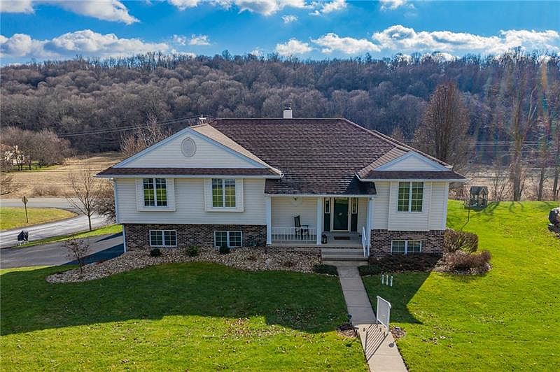 1st image of 27 Surrey Dr