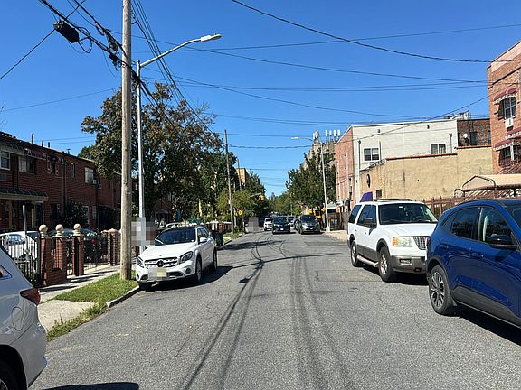 4th image of 243 Amboy St