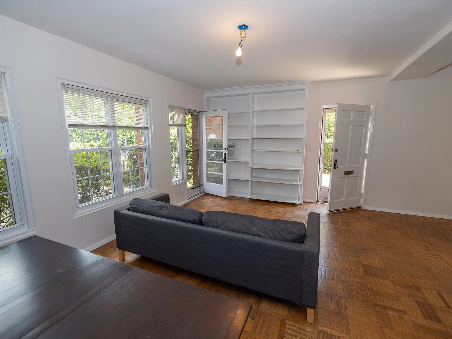 2 bed, 900 sqft, $3,000 — Photo 2