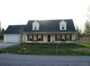 37 Douglas Dr, Herrin, IL 62948