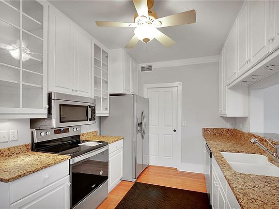 5th image of 107 Shady Brook Cir Unit 200
