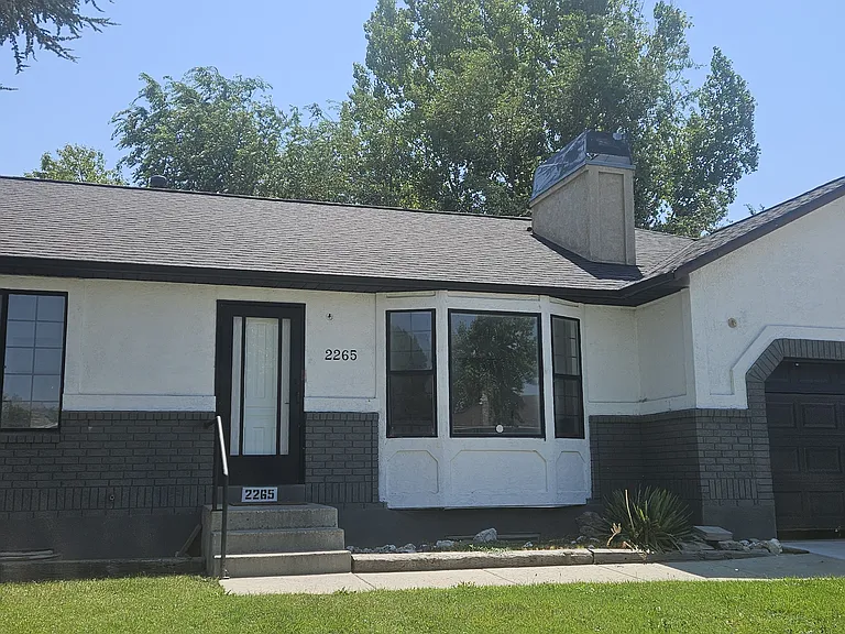 2265 W Marvinwood Dr — Photo 1