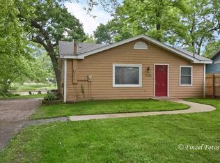 4425 Bay View Dr, Crystal Lake, IL 60014