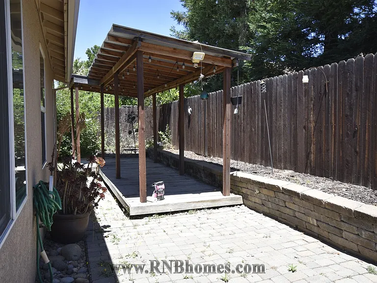 133 Marinette Ct — Photo 19