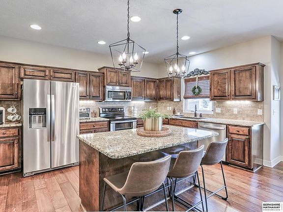 4th image of 2104 S 192nd Ave