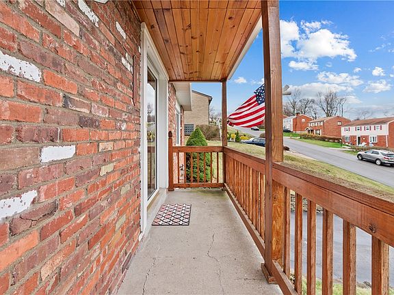 2nd image of 5140 Raintree Dr