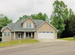 110 Robinson Ct, Oliver Springs, TN 37840