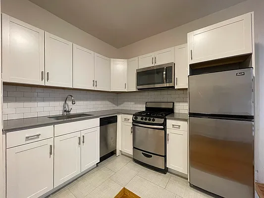 Rented by Hillel Realty Group | media 14