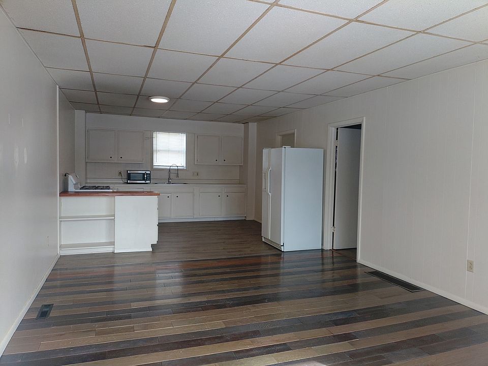 1st image of 6 Memorial Dr #2
