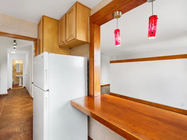 225 Saint Pauls Avenue image 4 of 30