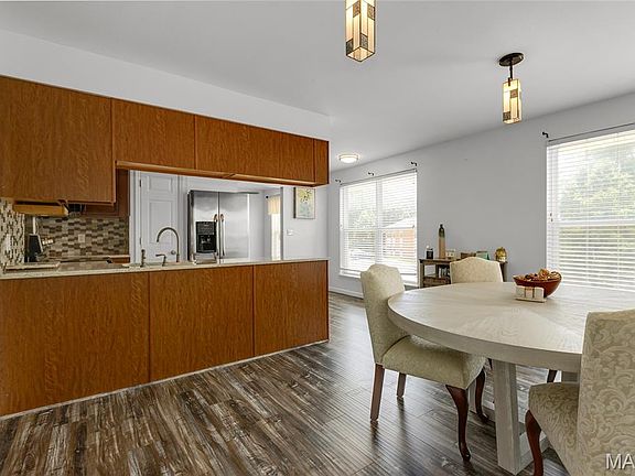 4th image of 1943 Greenpoint Dr APT 302