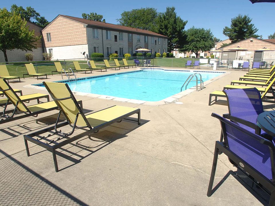 Swimming Pool and Sun Deck