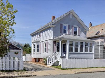 52 Hall Ave, Newport, RI, 02840