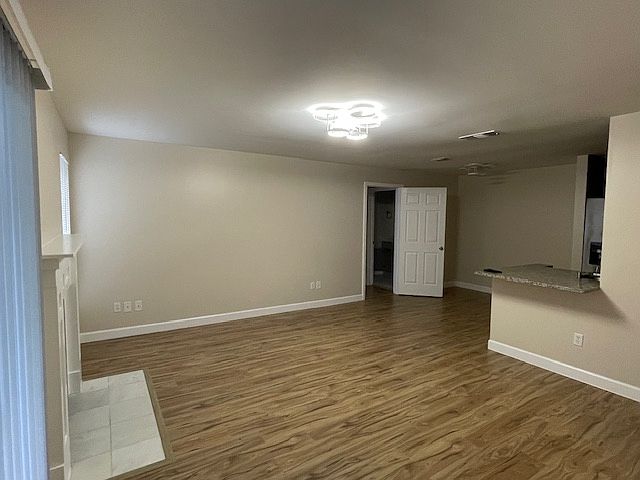 living room with a breakfast area