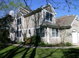 2452 Mulberry Ct, Ann Arbor, MI 48104